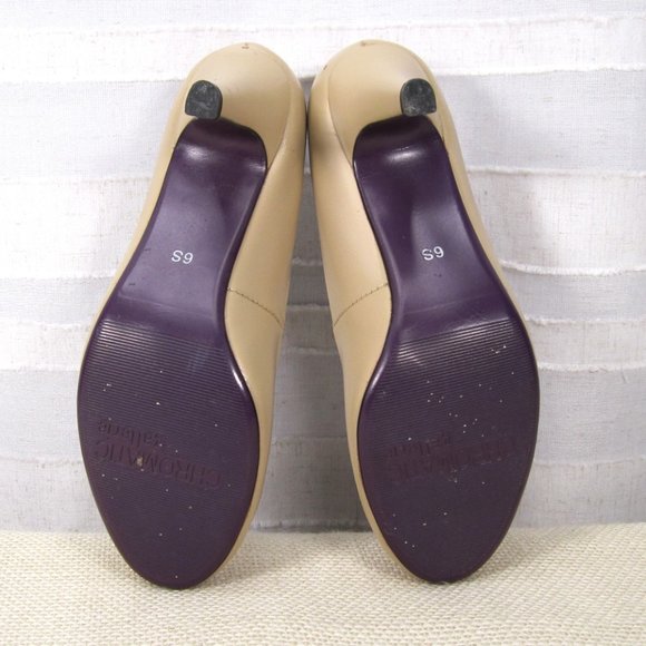 Chromatic Gallerie Nude Smooth Leather Round Toe Pumps - 6 - Picture 4 of 10